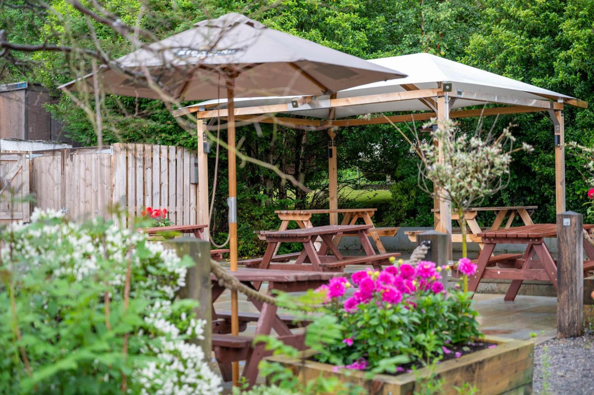 The Horse And Farrier Inn And The Salutation Inn Threlkeld Keswick Exteriör bild