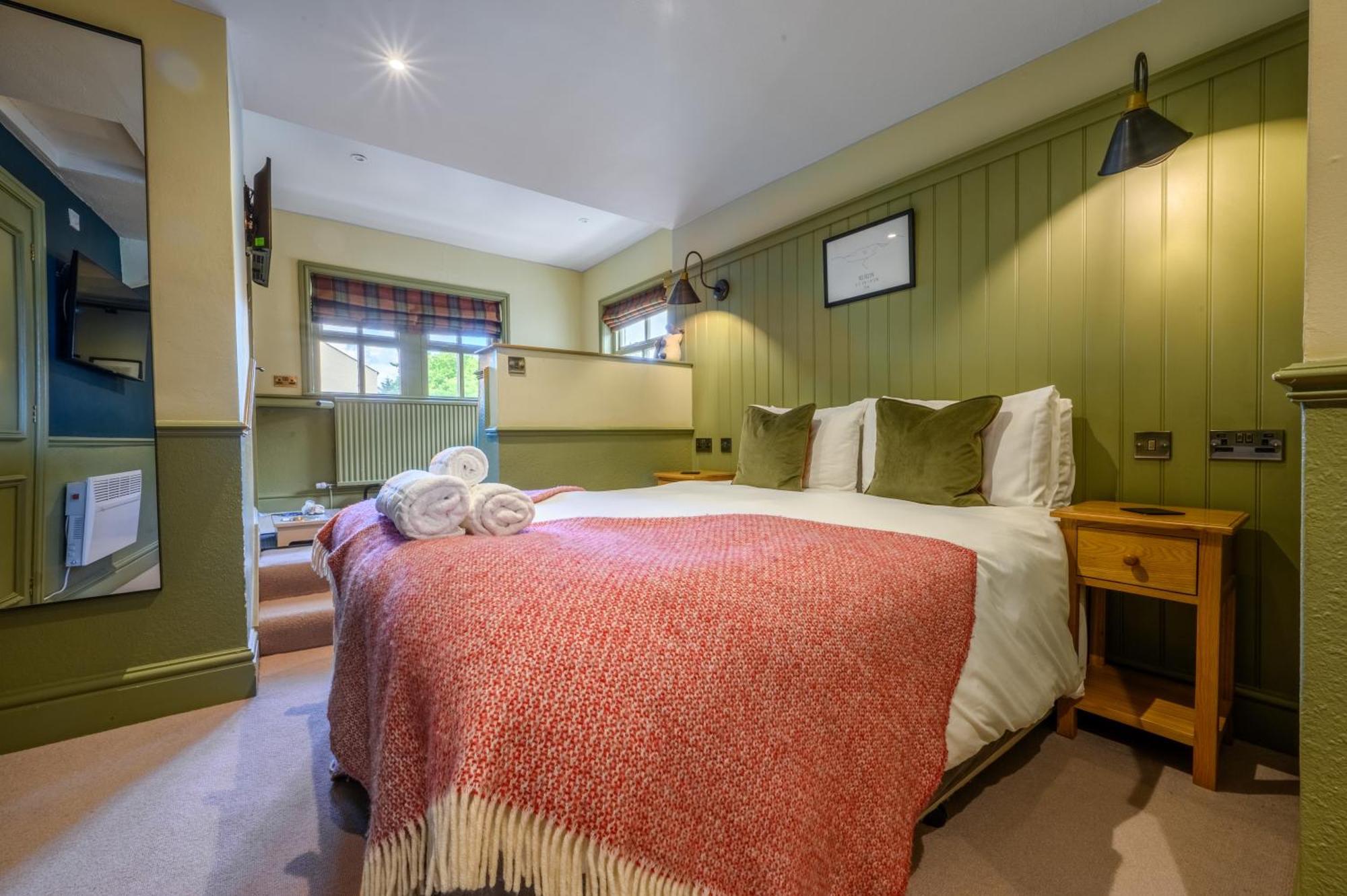 The Horse And Farrier Inn And The Salutation Inn Threlkeld Keswick Exteriör bild