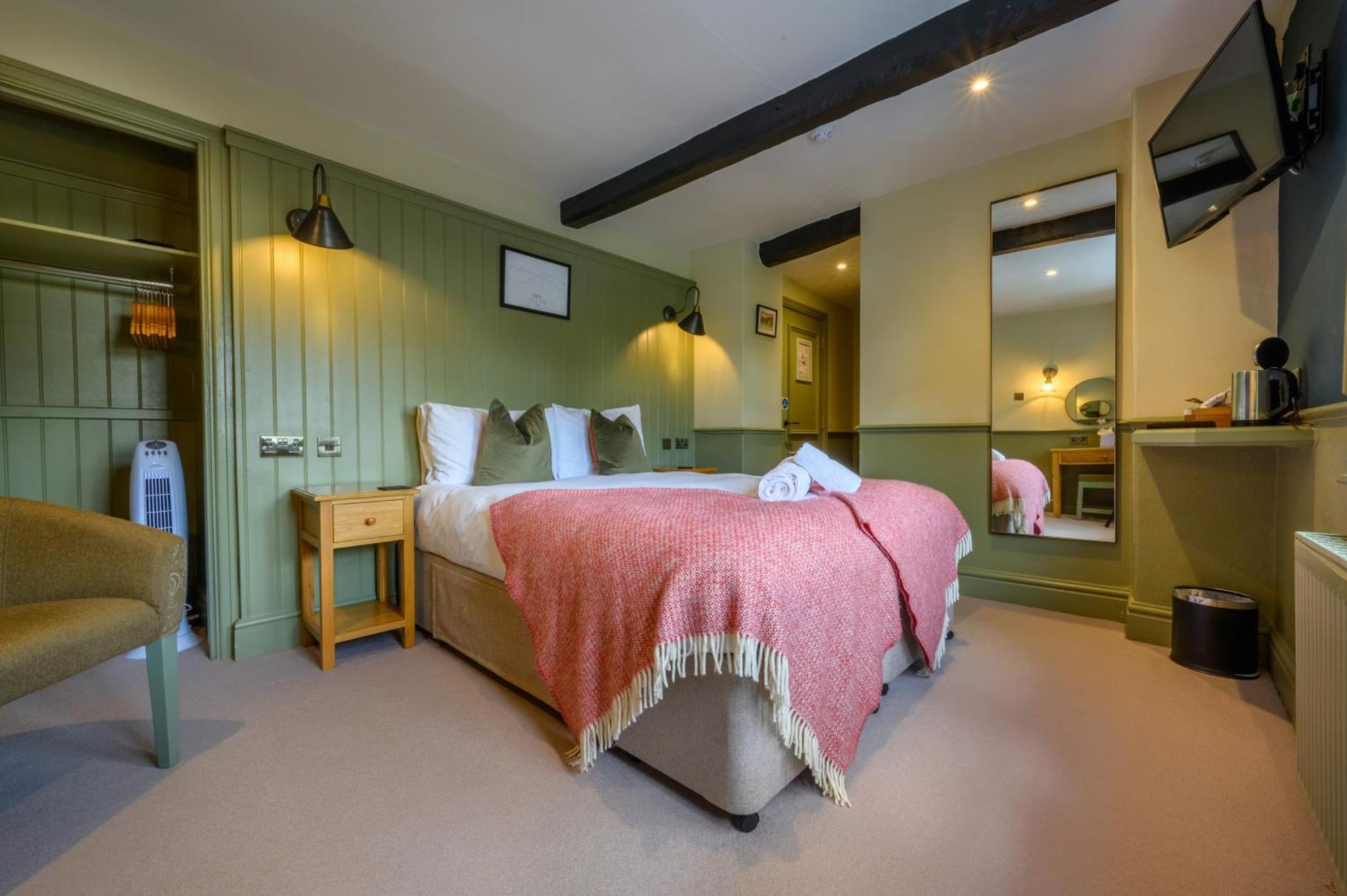 The Horse And Farrier Inn And The Salutation Inn Threlkeld Keswick Exteriör bild